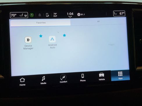 Used 2024 Chrysler Pacifica Touring-L FWD image 10