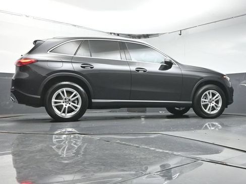 Used 2025 Mercedes-Benz GLC 300 image 39