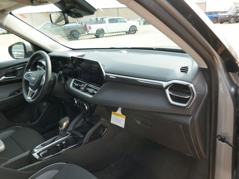 New 2026 Chevrolet TrailBlazer LT w/ Convenience Package AWD/4WD image 11