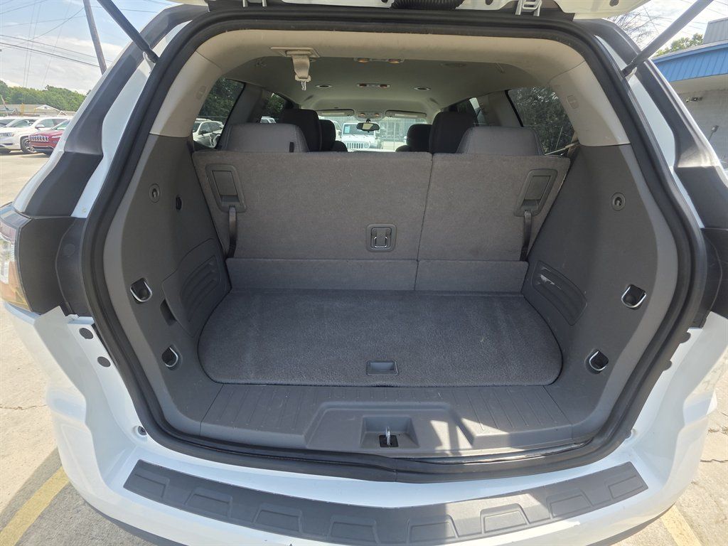 Used 2017 Chevrolet Traverse LS FWD image 6