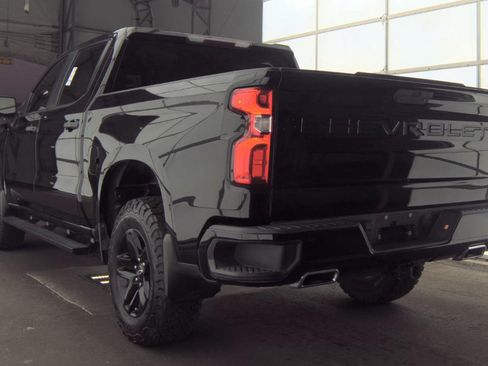 Used 2021 Chevrolet Silverado 1500 Custom Trail Boss w/ LPO, Dark Essentials Package AWD/4WD image 3