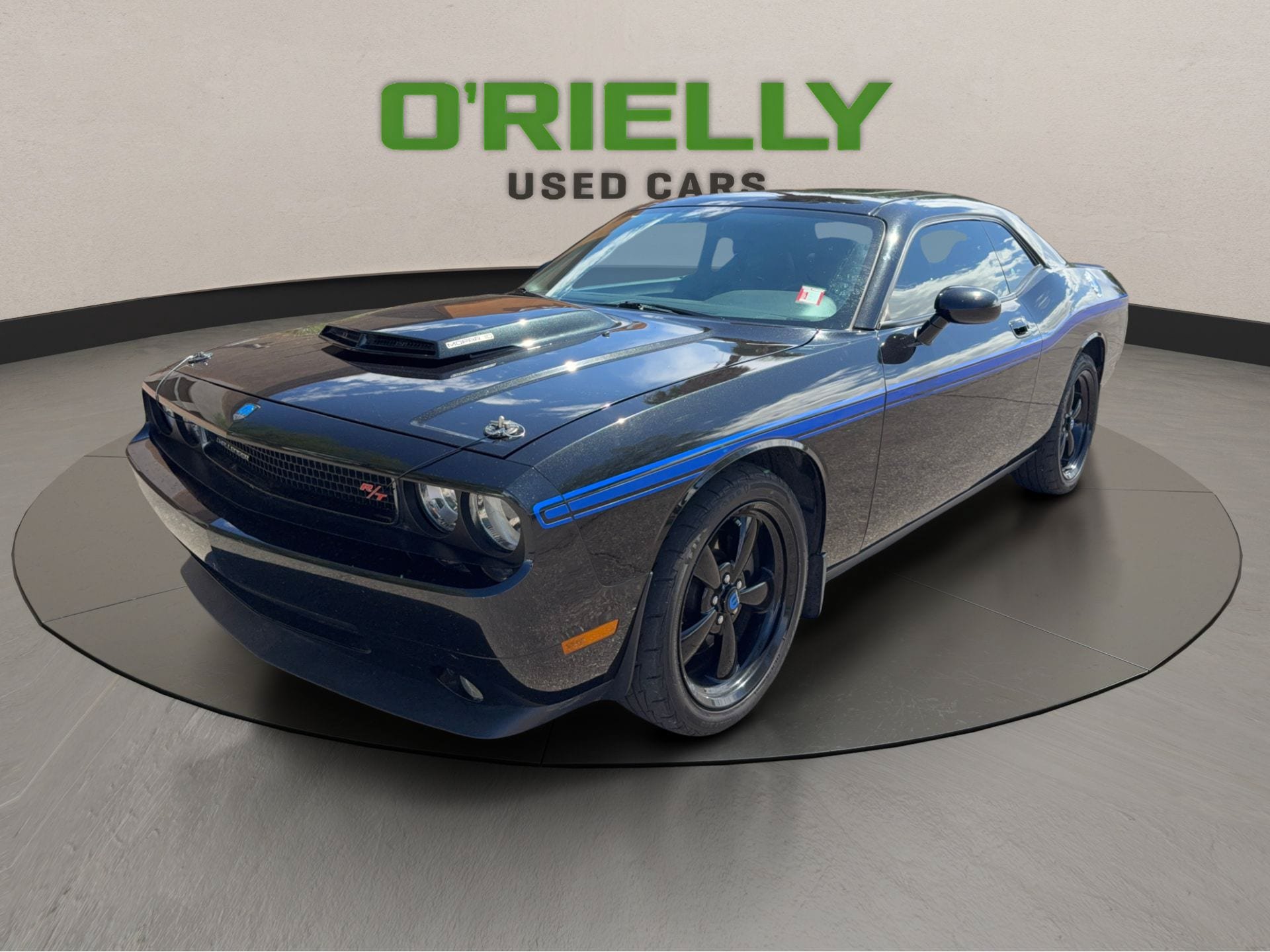 Used 2010 Dodge Challenger R/T w/ Mopar 10 Pkg RWD image 1