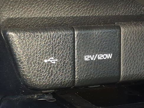 Used 2020 Toyota Camry XLE image 16