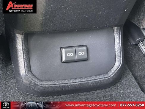 Certified 2024 Toyota Highlander XLE AWD/4WD image 18
