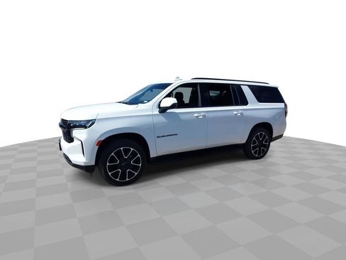 Used 2024 Chevrolet Suburban RST w/ Luxury Package RWD image 4