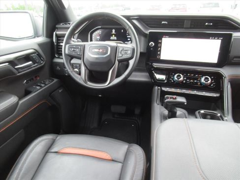 Used 2024 GMC Sierra 1500 AT4 AWD/4WD image 13