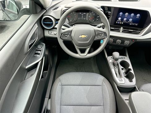 New 2026 Chevrolet Trax LS image 15