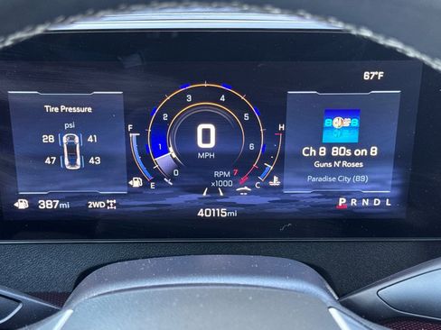 Used 2025 Chevrolet Traverse Z71 image 42