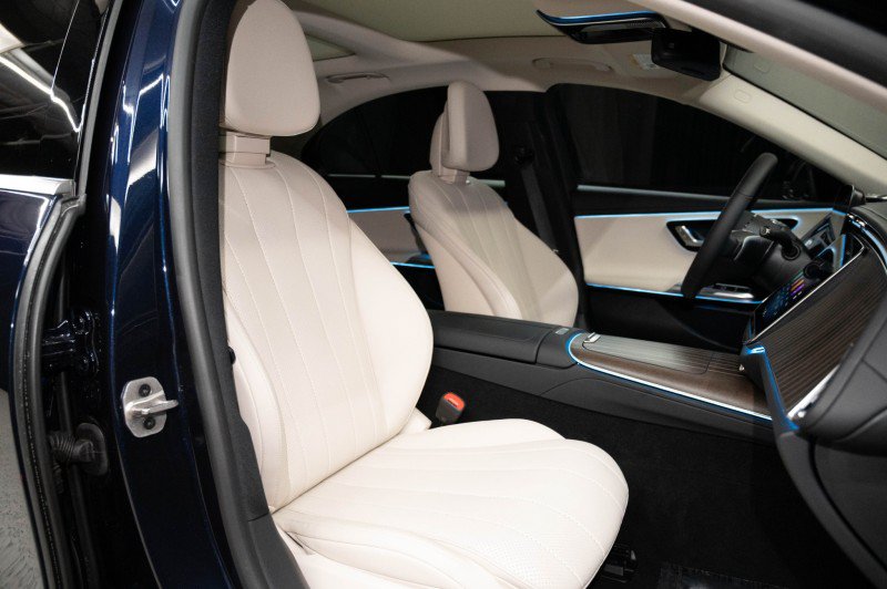 Certified 2025 Mercedes-Benz E 350 4MATIC Sedan image 14