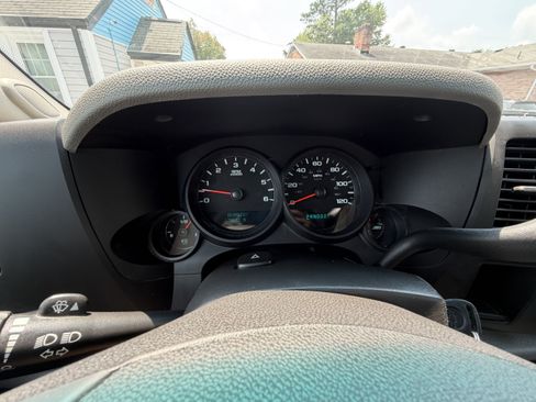 Used 2010 Chevrolet Silverado 1500 LS RWD image 16