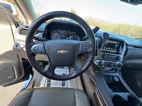Used 2018 Chevrolet Tahoe LT w/ LT Signature Package image 10
