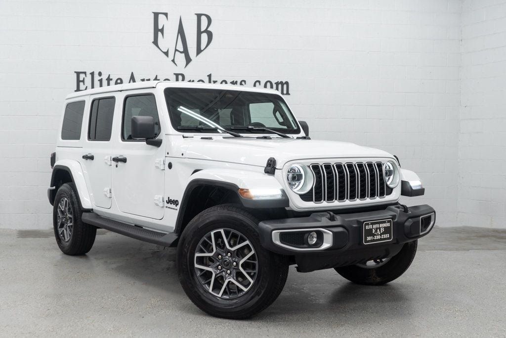 Used 2026 Jeep Wrangler Unlimited Sahara AWD/4WD image 39