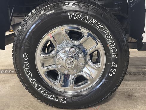 Used 2024 RAM 2500 Tradesman w/ Chrome Appearance Group image 22