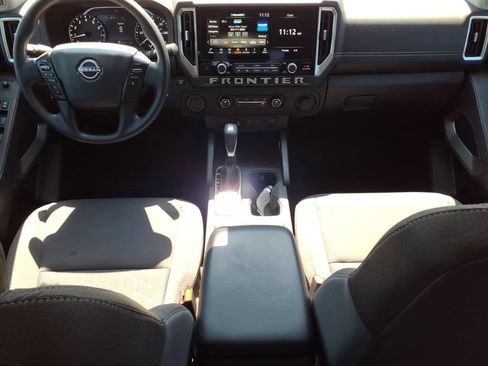 Used 2025 Nissan Frontier SV RWD image 10