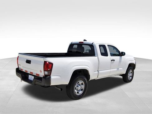 Used 2022 Toyota Tacoma SR AWD/4WD image 4