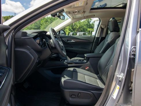 Used 2022 Buick Envision Avenir w/ Safety Package FWD image 6