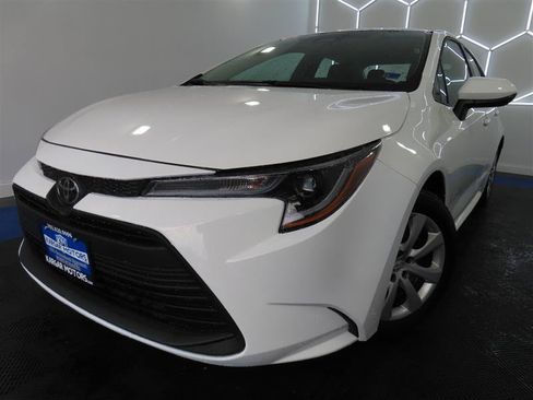 Used 2026 Toyota Corolla LE FWD image 1