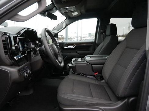 Used 2024 Chevrolet Silverado 1500 LT Trail Boss image 9