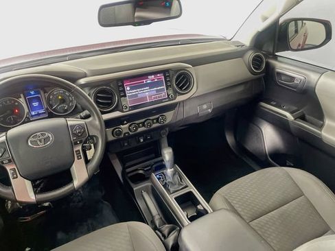 Used 2020 Toyota Tacoma SR5 AWD/4WD image 23