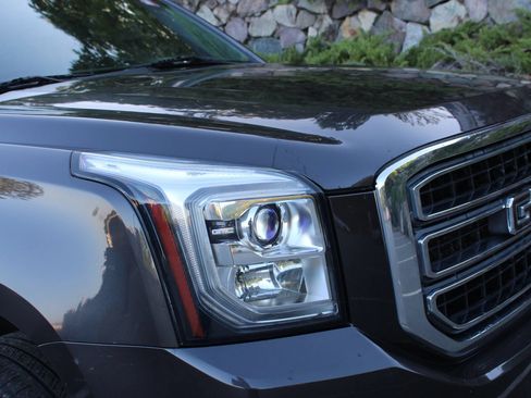 Used 2016 GMC Yukon SLT w/ Open Road Package AWD/4WD image 39