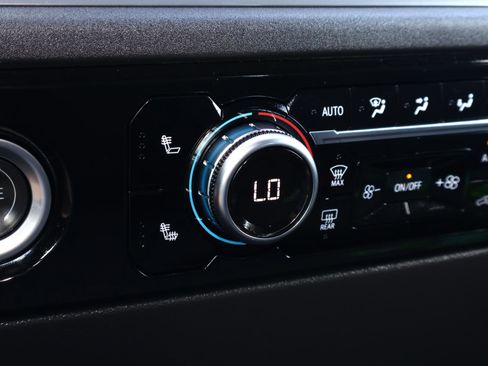 Used 2023 GMC Sierra 1500 Elevation image 30