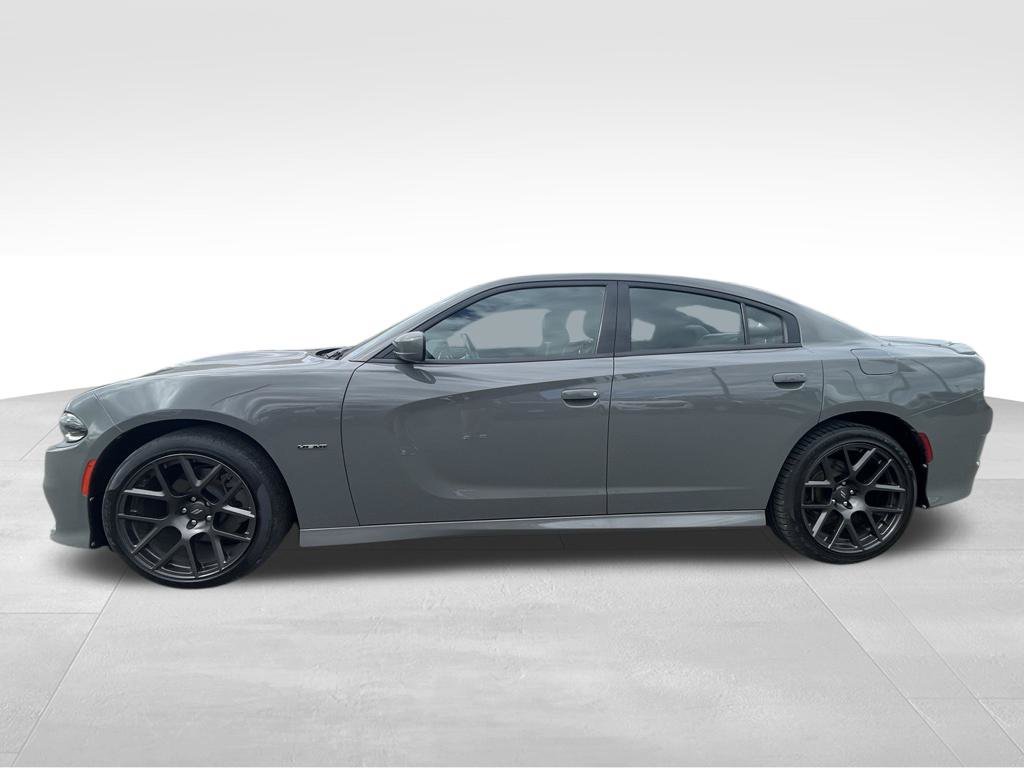 Used 2018 Dodge Charger R/T w/ Plus Group RWD image 17