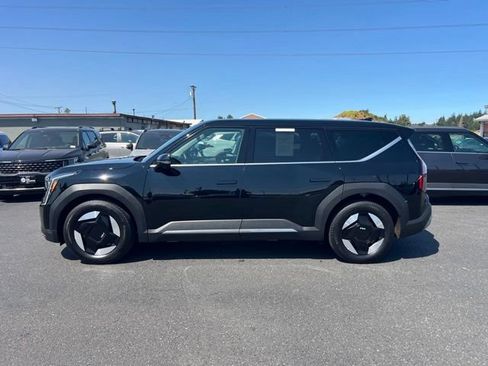 Used 2026 Kia EV9 Light RWD image 6