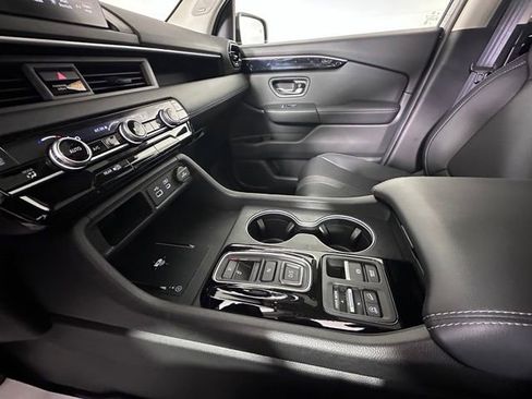 Used 2025 Honda Pilot Touring image 32
