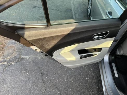 Used 2018 Acura TLX w/ Technology Package image 34