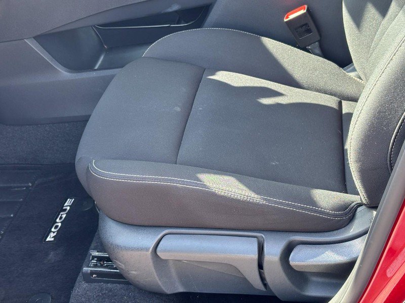 Used 2023 Nissan Rogue S AWD/4WD image 17