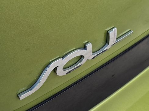 Used 2015 Kia Soul + image 12