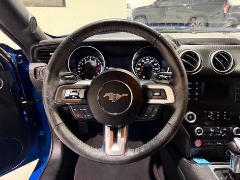 Used 2020 Ford Mustang Coupe RWD image 19