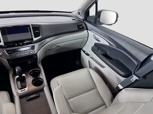 Used 2017 Honda Pilot EX-L image 16