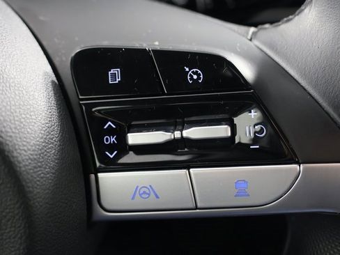 Used 2021 Hyundai Elantra SEL w/ Convenience Package image 12