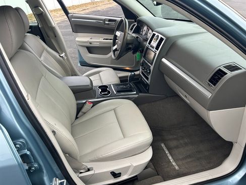 Used 2009 Chrysler 300 Touring image 12