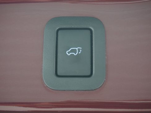Used 2016 Toyota Highlander Limited FWD image 31