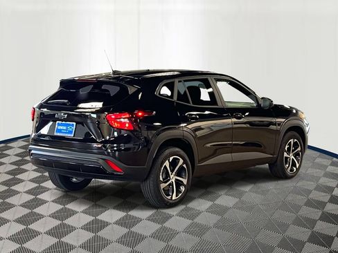Used 2025 Chevrolet Trax RS w/ Driver Confidence Package FWD image 5