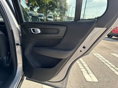 Used 2023 Volvo C40 Recharge Core w/ Climate Package AWD/4WD image 18