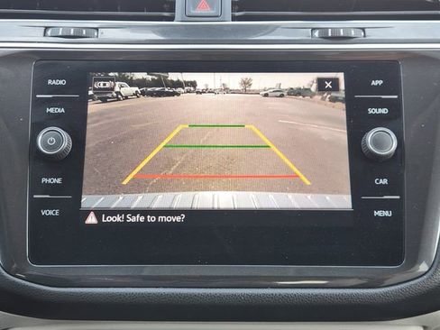 Used 2023 Volkswagen Tiguan SE image 16