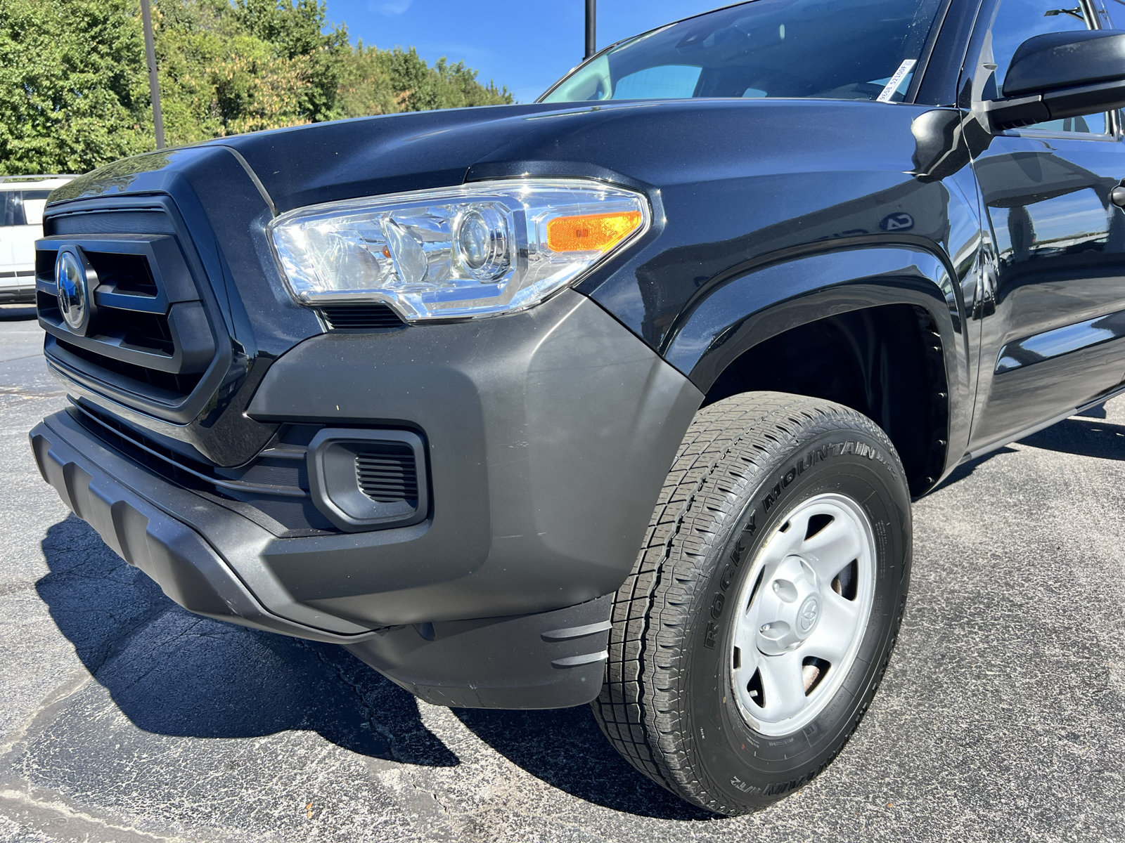 Used 2021 Toyota Tacoma SR AWD/4WD image 3