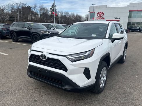 New 2025 Toyota RAV4 LE image 3