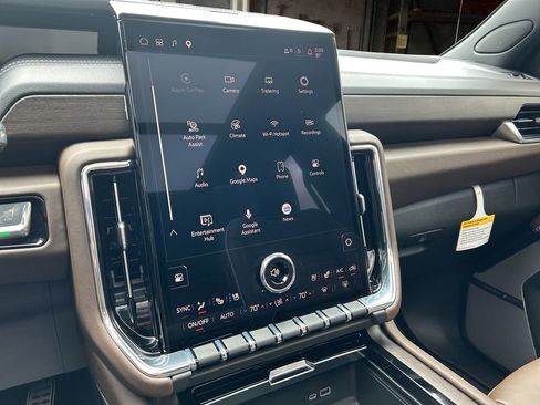 Used 2026 GMC Yukon Denali Ultimate AWD/4WD image 24