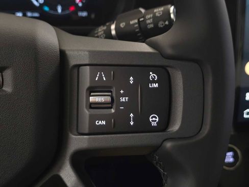 New 2026 Land Rover Defender 130 X-Dynamic SE image 33