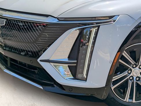 New 2026 Cadillac Lyriq Premium Luxury image 3