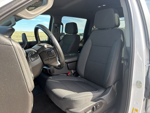 Used 2023 Chevrolet Silverado 2500 LT w/ Fleet Comfort Package AWD/4WD image 2