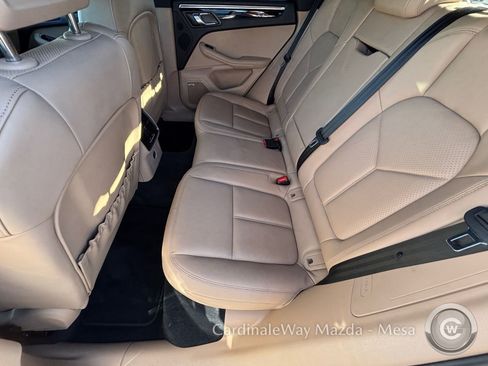 Used 2022 Porsche Macan image 15