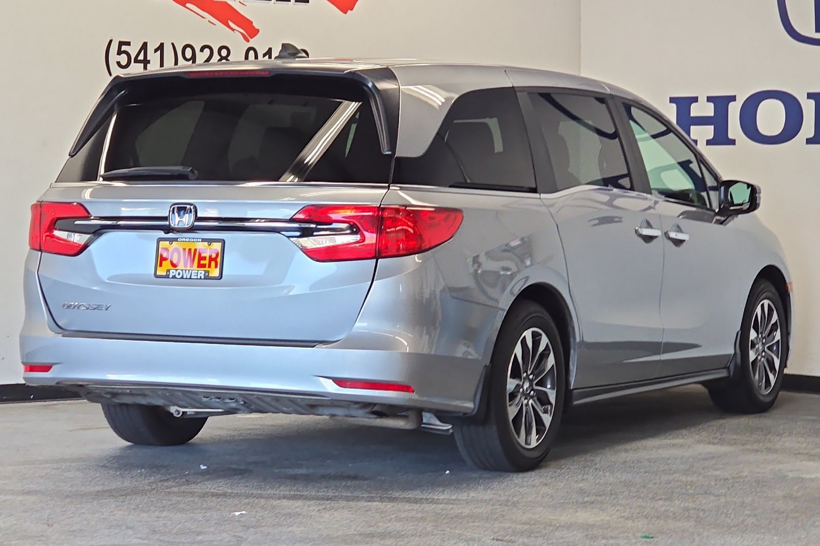 Used 2024 Honda Odyssey EX-L image 3