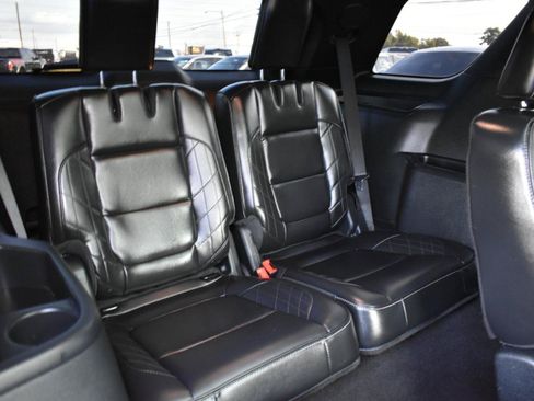 Used 2019 Ford Explorer Platinum AWD/4WD image 26