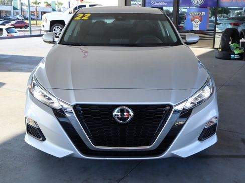 Used 2022 Nissan Altima 2.5 SV FWD image 13