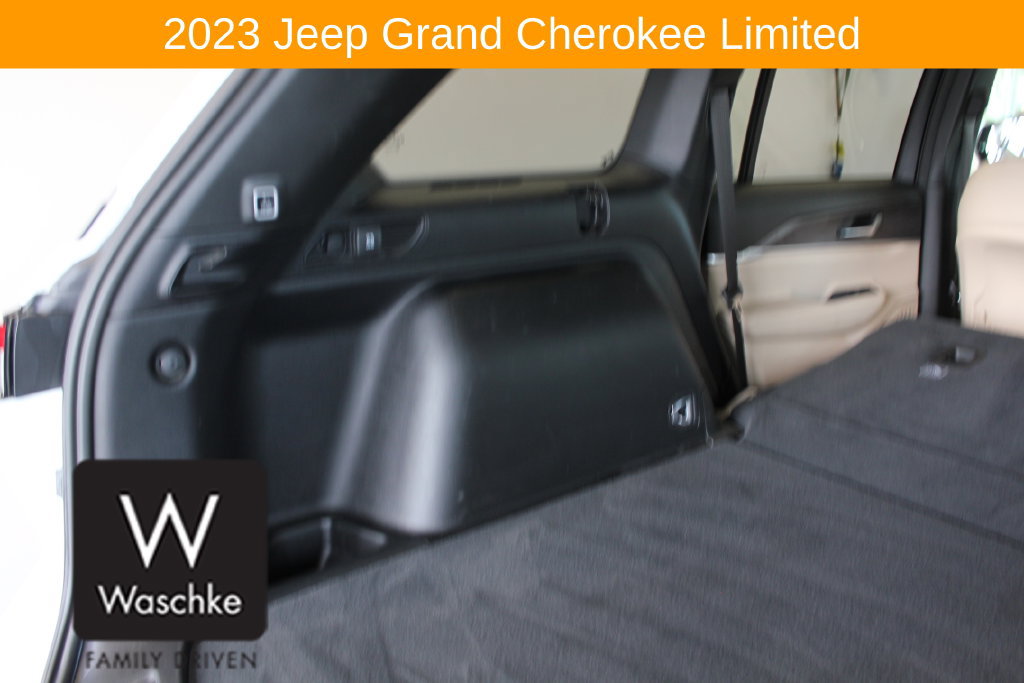 Used 2023 Jeep Grand Cherokee Limited w/ Trailer Tow Prep Group (B) AWD/4WD image 21